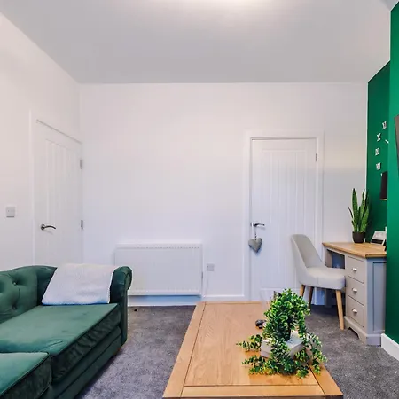 Feriehus Beautiful 3 Bedroom Sleeps 8 With Parking By Purestay