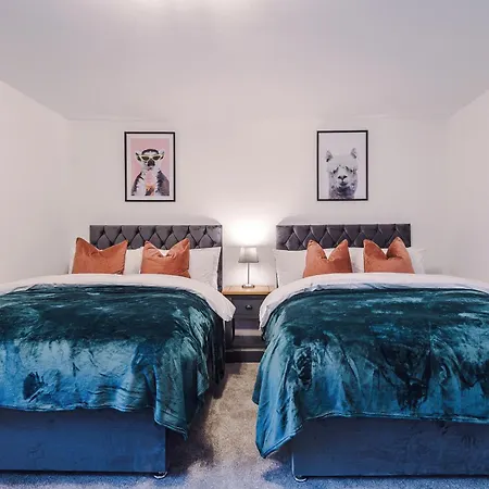 Beautiful Sleeps 10 With Parking By Purestay Short Holiday home