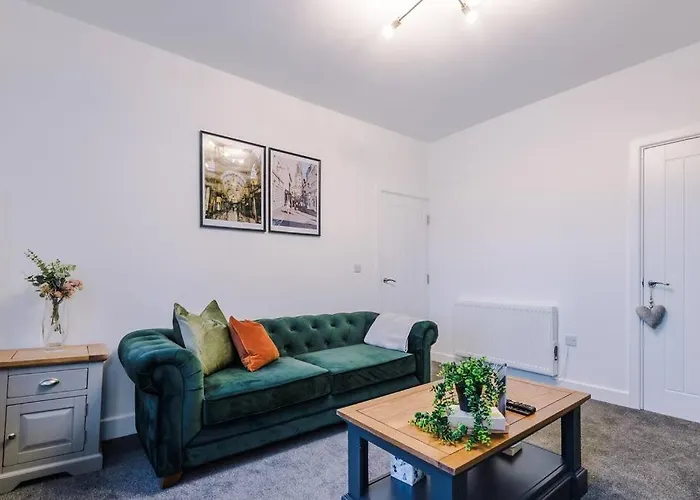 Beautiful 3 Bedroom Sleeps 8 With Parking By Purestay Casa vacanze *