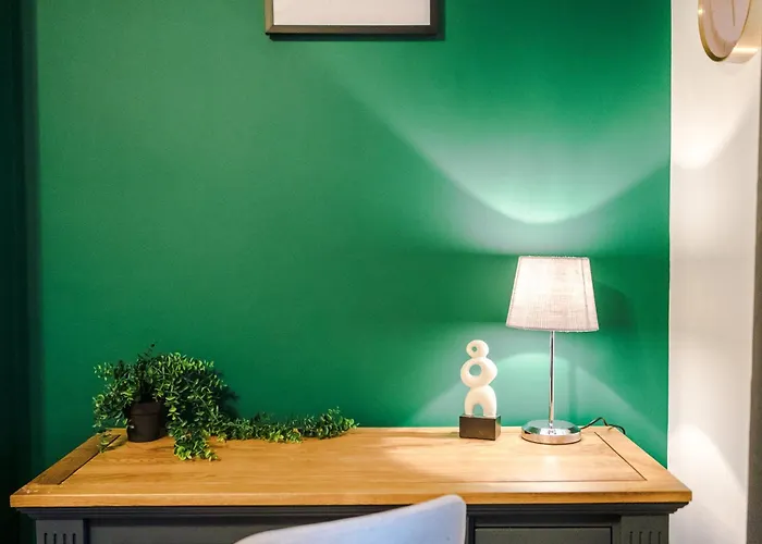 Beautiful 3 Bedroom Sleeps 8 With Parking By Purestay Casa vacanze