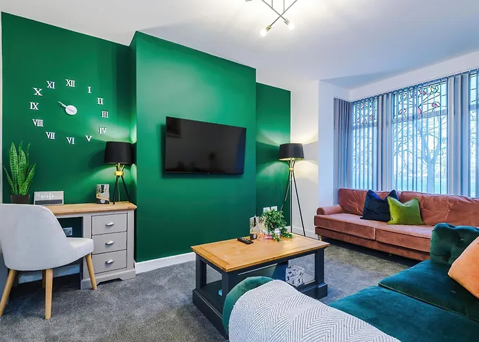 Holiday home Beautiful 3 Bedroom Sleeps 8 With Parking By Purestay Bradford (West Yorkshire)