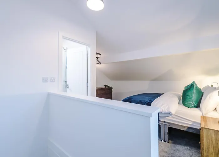 Casa vacanze Beautiful 3 Bedroom Sleeps 8 With Parking By Purestay *