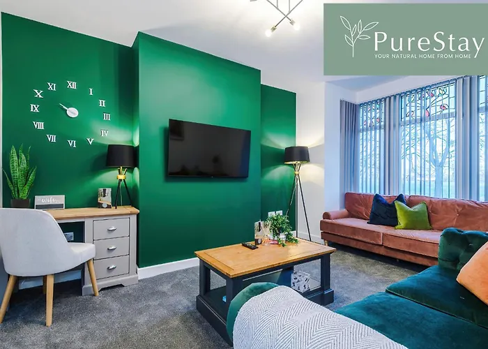 Beautiful 3 Bedroom Sleeps 8 With Parking By Purestay