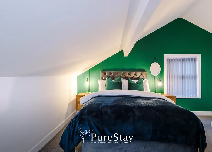 Holiday home Beautiful 3 Bedroom Sleeps 8 With Parking By Purestay Bradford (West Yorkshire)